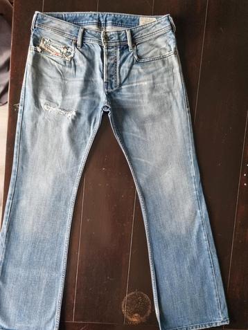 CLASSIC VINTAGE DIESEL ZATHAN 008AT BOOTCUT JEANS SIZE 32/32 beschikbaar voor biedingen