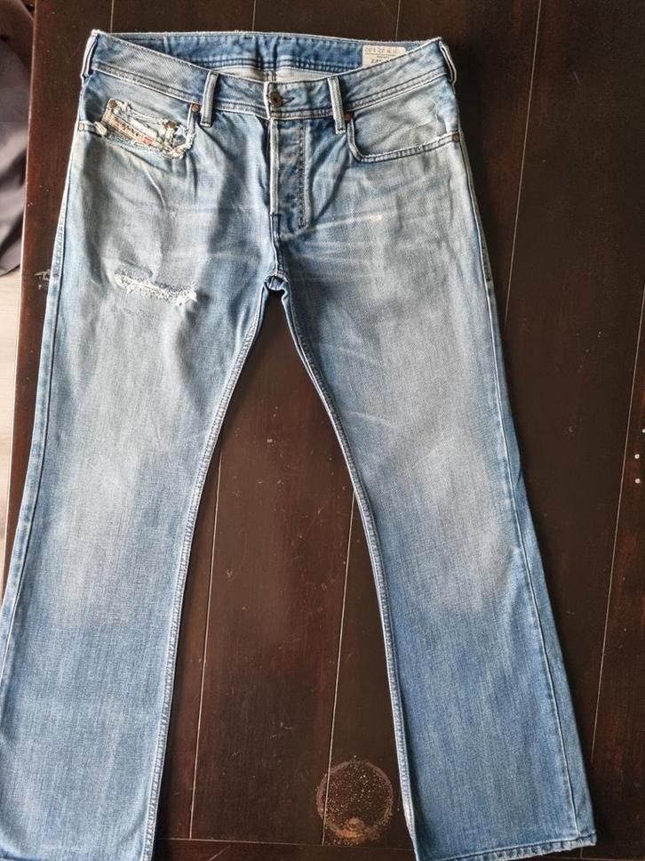 CLASSIC VINTAGE DIESEL ZATHAN 008AT BOOTCUT JEANS SIZE 32/32, Kleding | Heren, Spijkerbroeken en Jeans, Zo goed als nieuw, W32 (confectie 46) of kleiner