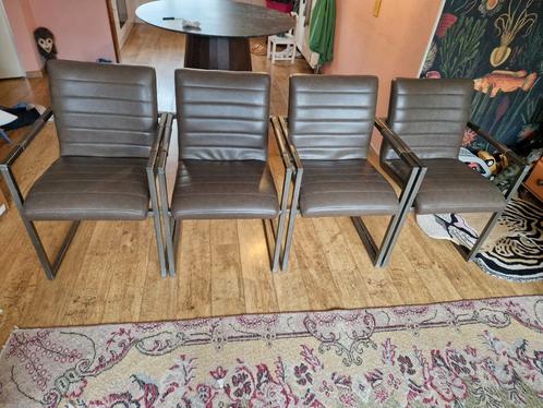4 fijne eetkamerstoelen met armleuningen, Huis en Inrichting, Stoelen, Zo goed als nieuw, Twee, Metaal, Ophalen