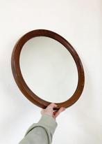 Ronde vintage spiegel in houten lijst, Scandinavisch/Deens?, Huis en Inrichting, Ophalen, Minder dan 50 cm, O, O