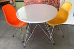Eames tafel en stoelen replica, Kinderen en Baby's, Ophalen, Zo goed als nieuw, Tafel(s) en Stoel(en)