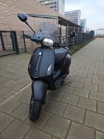 Vespa sprint 2019, Fietsen en Brommers, Ophalen, Overige modellen, Zo goed als nieuw, Benzine