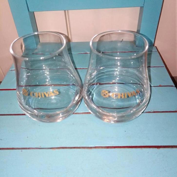 Chivas whisky glazen met ronde bodem goud set van 2 stuks, Verzamelen, Glas en Borrelglaasjes, Zo goed als nieuw, Borrel- of Shotglas