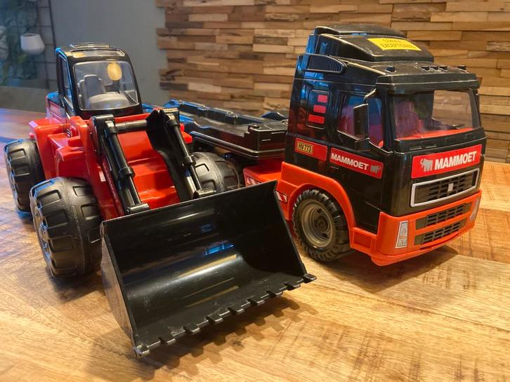 Mammoet vrachtwagen met graafmachine, Kinderen en Baby's, Speelgoed | Speelgoedvoertuigen, Gebruikt, Ophalen