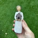 Willow tree beeld vrouw met huis., Ophalen of Verzenden, Zo goed als nieuw, Mens