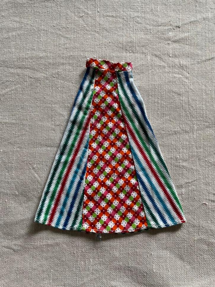 Vintage Sindy / Fleur Barbie lange rok., Verzamelen, Poppen, Gebruikt, Kleertjes, Ophalen of Verzenden