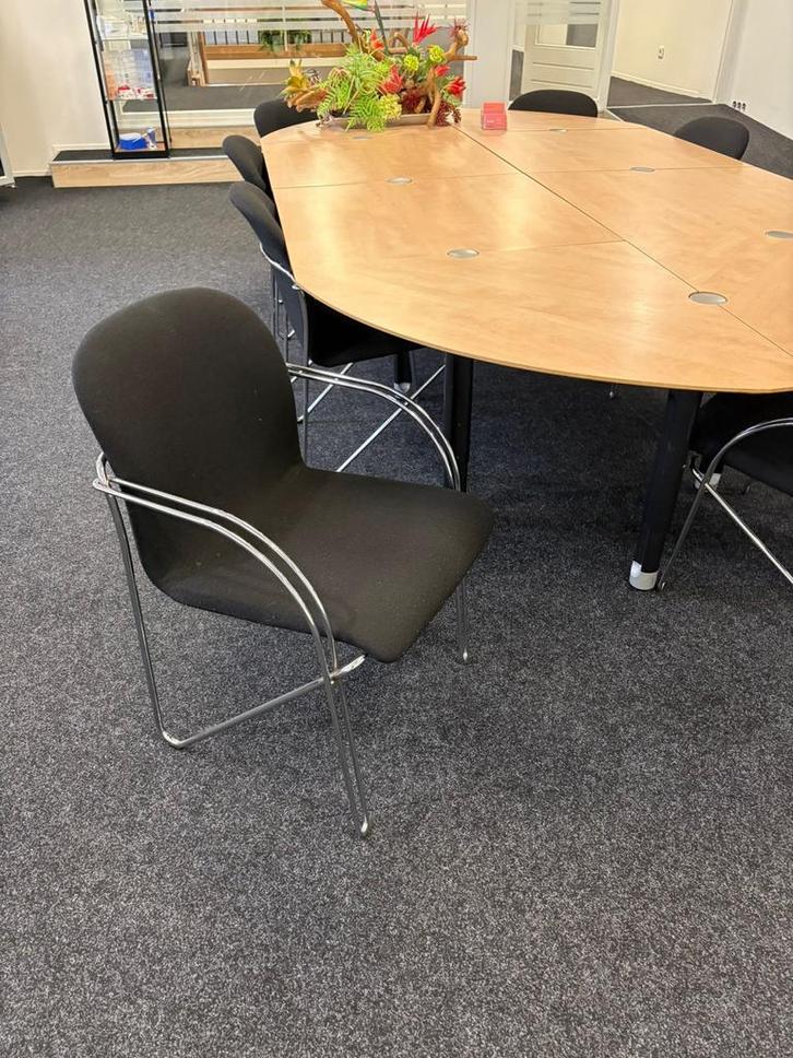 Grote vergadertafel met stoelen, Huis en Inrichting, Stoelen, Gebruikt, Vijf, Zes of meer stoelen, Hout, Zwart, Ophalen