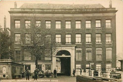 (380-847-001) Dordrecht Blauwpoort, Verzamelen, Ansichtkaarten | Nederland, Zuid-Holland, Verzenden