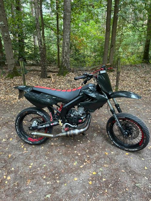 Derbi senda drd 80 cc mallossi, Fietsen en Brommers, Brommers | Derbi, Zo goed als nieuw, Maximaal 45 km/u, Ophalen