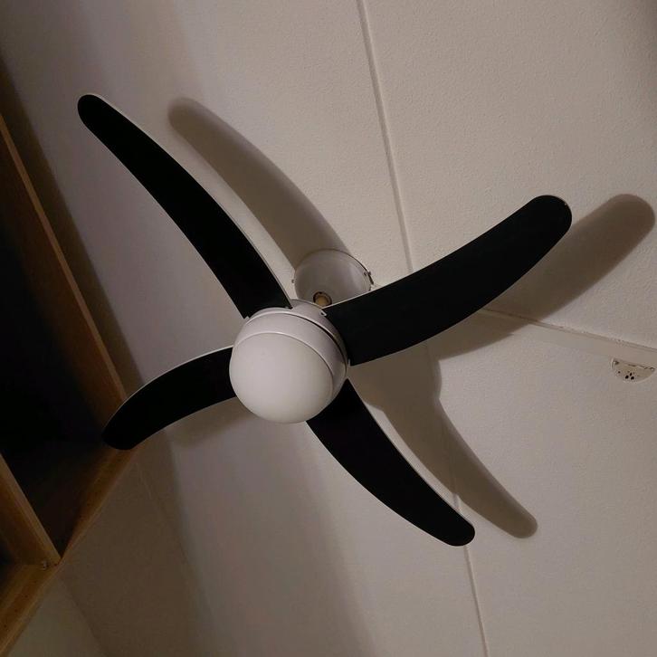 Plafondlamp en waaier inclusief afstandsbediening., Huis en Inrichting, Lampen | Plafondlampen, Ophalen