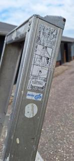 Stevige Altrex Bordes trap 4 treden voor huis en/of werk., Doe-het-zelf en Verbouw, Ladders en Trappen, Ophalen, Gebruikt, Minder dan 2 meter