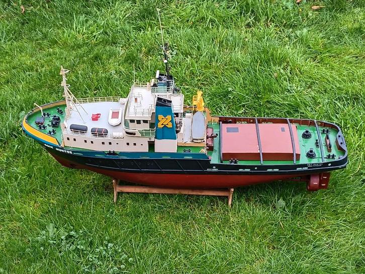 Mooi Smit Hunter, kunt compleet varend, of niet, Hobby en Vrije tijd, Modelbouw | Boten en Schepen, Nieuw, Ophalen