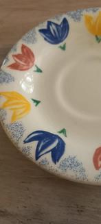 4x kleurrijke koppen met schotels EIT Ironstone England., Ophalen of Verzenden, Gebruikt, Overige stijlen, Kop(pen) en/of Schotel(s)