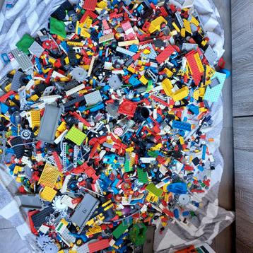 17,8 kilogram lego partij/ verzameling beschikbaar voor biedingen