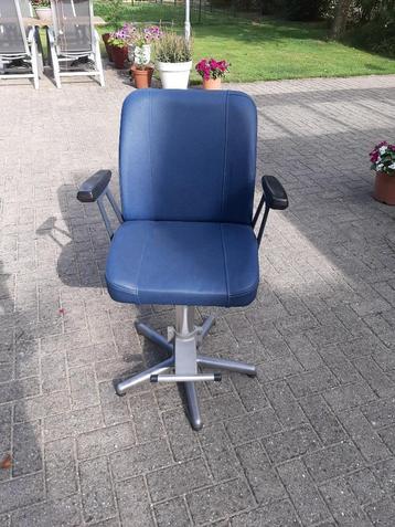 kapiteins stoel beschikbaar voor biedingen