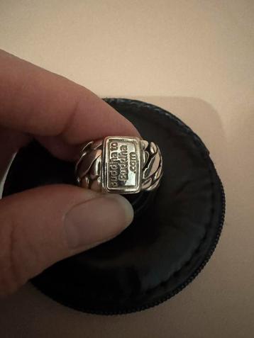 Buddha to Buddha ring Ben  beschikbaar voor biedingen