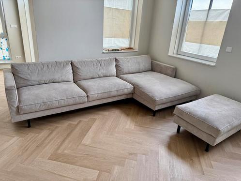 Loungebank ‘By SIDDE’ greige ribstof + hocker, Huis en Inrichting, Banken | Bankstellen, Gebruikt, Hoekbank, Vierpersoons of meer