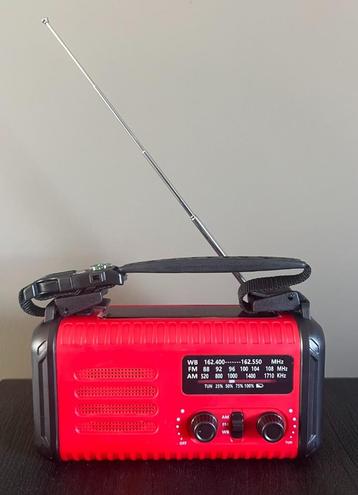 Noodradio 20.000mAh met handdynamo en zonnepaneel beschikbaar voor biedingen