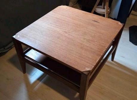 Salontafel met omkeerbaar blad - Walnoten(of teak)hout, Huis en Inrichting, Tafels | Salontafels, Gebruikt, Minder dan 50 cm, 50 tot 100 cm