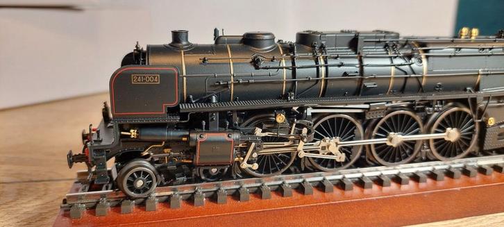 39244

Sneltrein-stoomlocomotief type 13 EST

MFX/DCC, Hobby en Vrije tijd, Modeltreinen | H0, Nieuw, Locomotief, Wisselstroom