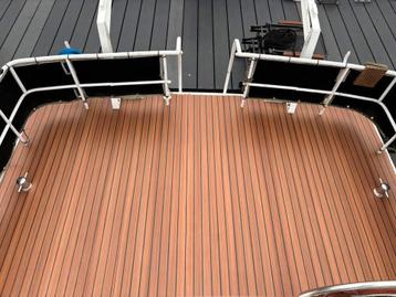 MARITIEM-TEAK  Plaatmateriaal voor bootvloeren en wanden beschikbaar voor biedingen