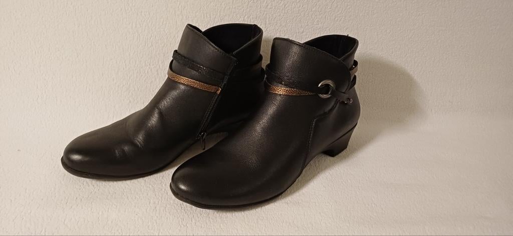 Enkellaarsjes zwart - nieuw - maat 38, Kleding | Dames, Schoenen, Ophalen of Verzenden, Nieuw, Zwart