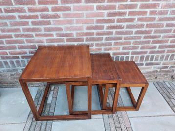 Vintage Nesting Tables - Set van 3 beschikbaar voor biedingen
