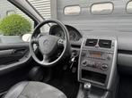 Mercedes-Benz A-klasse 150 Classic | Panoramadak | Airco | L, Origineel Nederlands, Handgeschakeld, 1000 kg, Zilver of Grijs