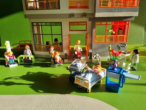 Playmobil 6657 4407 6660 6662 6663 kinderziekenhuis, Kinderen en Baby's, Speelgoed | Playmobil, Zo goed als nieuw, Complete set