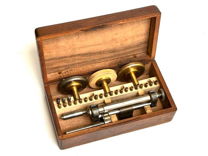 Schroefkoppen Polijstset Horlogemaker antiek horloge, Antiek en Kunst, Antiek | Gereedschap en Instrumenten, Verzenden