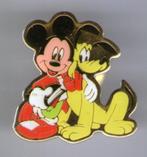 Mickey Mouse en Pluto stripfiguur PIN ( BLAD2_243 ), Verzamelen, Speldjes, Pins en Buttons, Nieuw, Figuurtje, Speldje of Pin, Verzenden