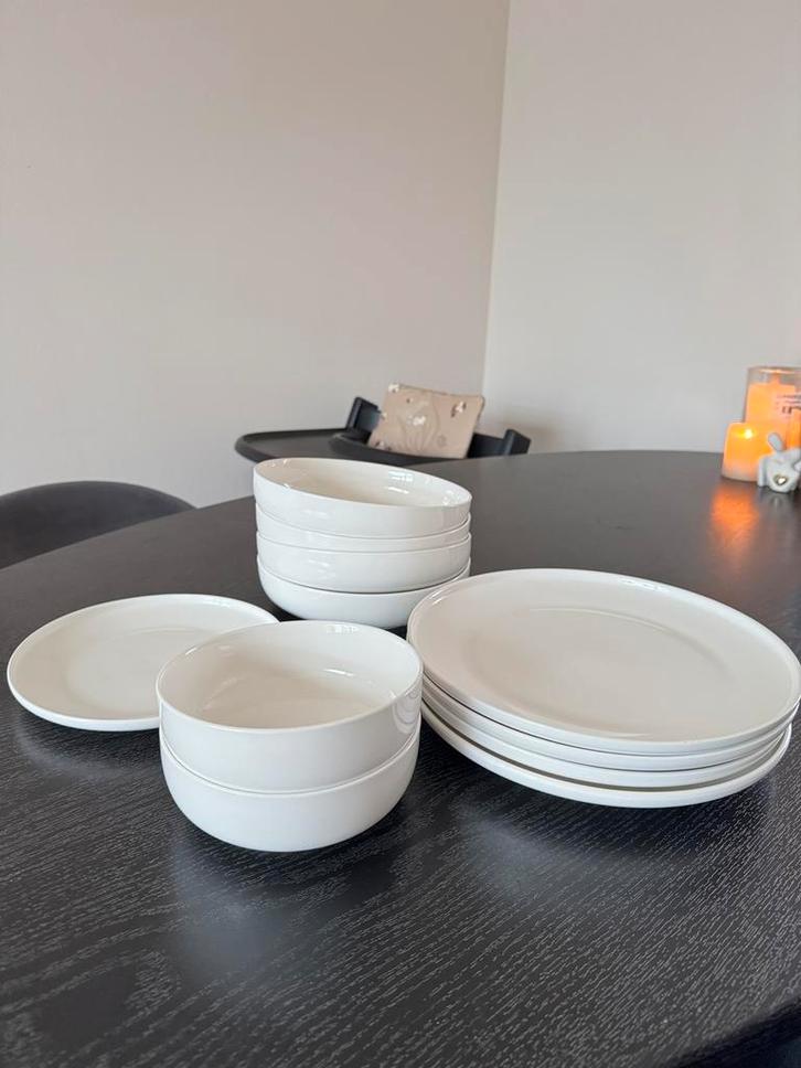 Servies / wit, Huis en Inrichting, Keuken | Servies, Zo goed als nieuw, Bord(en), Overige stijlen, Ophalen