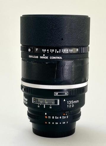 Nikon AF DC-Nikkor 135mm f/2D – unieke lens beschikbaar voor biedingen