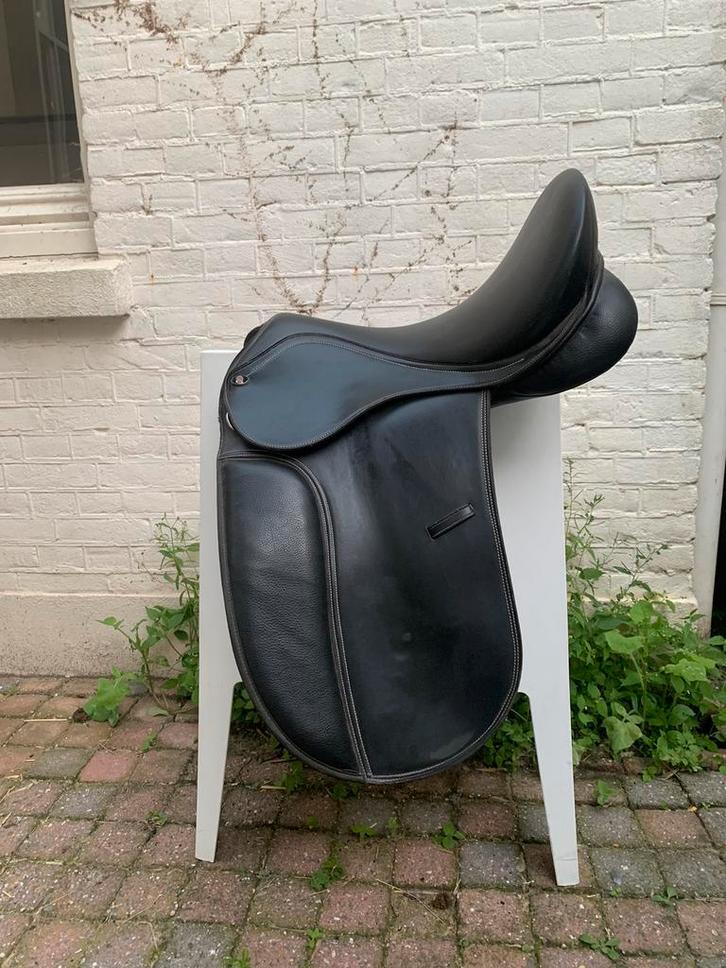 Verstelbaar dresuurzadel van waldhausen, Dieren en Toebehoren, Paarden en Pony's | Zadels, Zo goed als nieuw, Dressuur, Ophalen of Verzenden