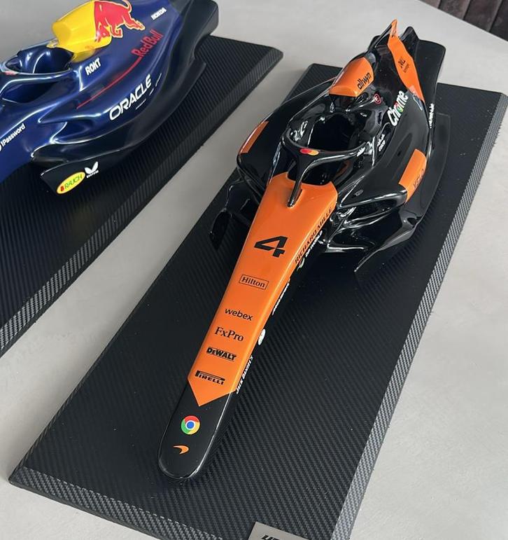 Uniek McLaren schaalmodel 68cm lang, Antiek en Kunst, Kunst | Designobjecten, Ophalen of Verzenden