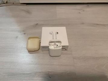 Gebruikte AirPods 2e generatie - rechter oortje beschikbaar voor biedingen