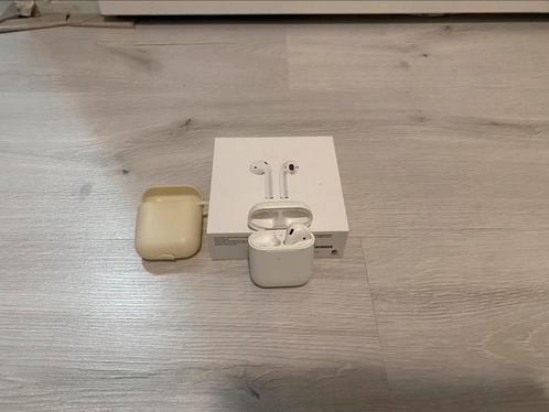 Gebruikte AirPods 2e generatie - rechter oortje, Telecommunicatie, Mobiele telefoons | Oordopjes, Gebruikt, In gehoorgang (in-ear)