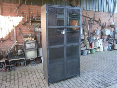 Vitrinekast Industriële Metaal 2deuren+glas voorraad actie, Huis en Inrichting, Kasten | Ladekasten, Nieuw, 150 tot 200 cm, 50 tot 100 cm