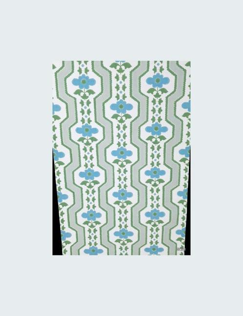 3707 Behang blauwgroen lijnenspel bloemen  vintage swiet, Huis en Inrichting, Stoffering | Behang, Blauw, Wit, Groen, Verzenden