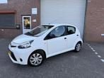 Toyota Aygo 1.0 VVT-i Now NAP 1e eigenaar Airco APK, Voorwielaandrijving, Euro 5, Stof, Gebruikt