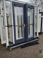 Kozijn met dubbele deuren en zijlichten