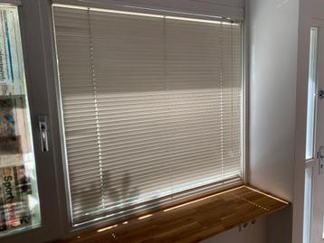 2 luxaflex beschikbaar voor biedingen