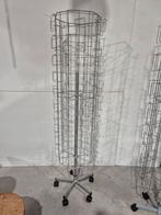 Kaartenmolen kaarten carousel, Ophalen