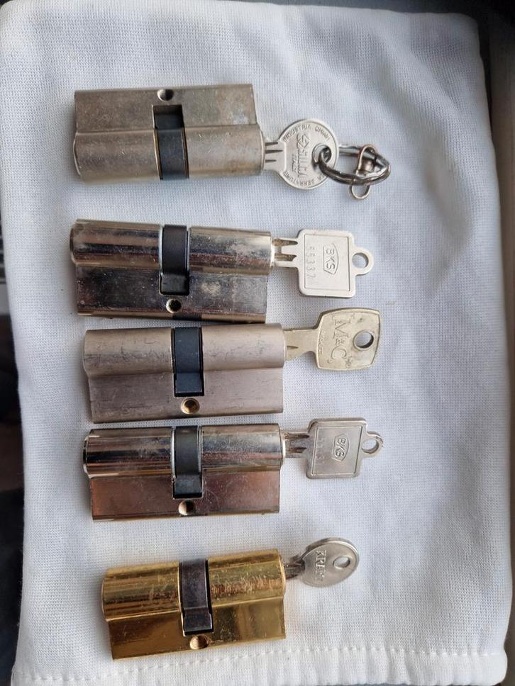 Partij Cilindersloten met Sleutels, Doe-het-zelf en Verbouw, Hang- en Sluitwerk, Gebruikt, Slot, Overige materialen, Ophalen of Verzenden