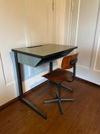 Vintage bureautje/ schooltafeltje Marko, Kinderen en Baby's, Kinderkamer | Tafels en Stoelen, Ophalen, Gebruikt, Tafel(s) en Stoel(en)