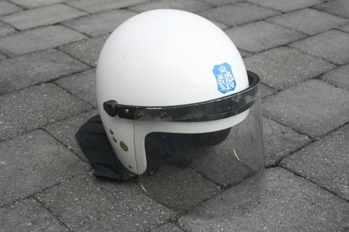Oude politiehelm voor handhaving van de openbare orde, Verzamelen, Militaria | Algemeen, Landmacht, Helm of Baret, Overige gebieden