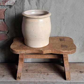 Brocante oud houten krukje opstapje vensterbankje *Etage3* beschikbaar voor biedingen