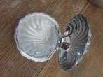 Een kaviaar- of boterschelp met frosted glas inlegschaaltje, Ophalen of Verzenden, Overige stijlen, Glas, Schaal of Schalen