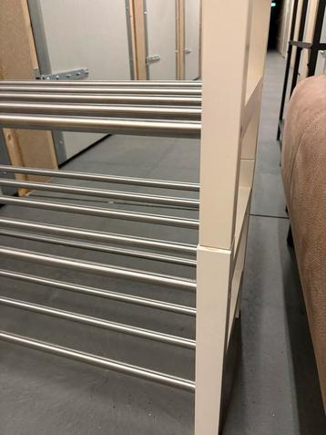Schoenenrek beschikbaar voor biedingen