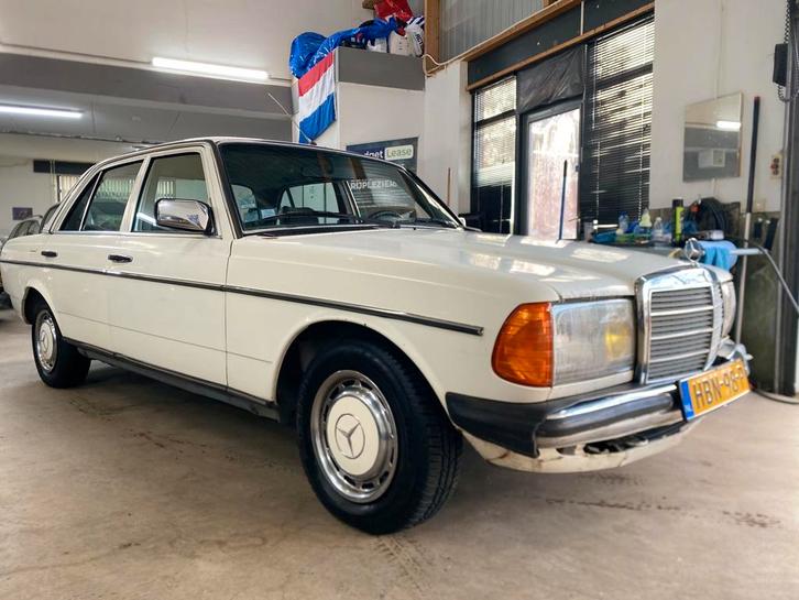Mercedes-Benz Mercedes 1984 Wit, Auto's, Oldtimers, Particulier, Benzine, Sedan, Geïmporteerd, Wit, Ophalen